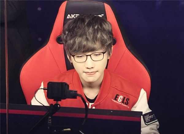 巴萨豪取联赛九连胜，弗里克带队在各项赛事连续20场不败65.